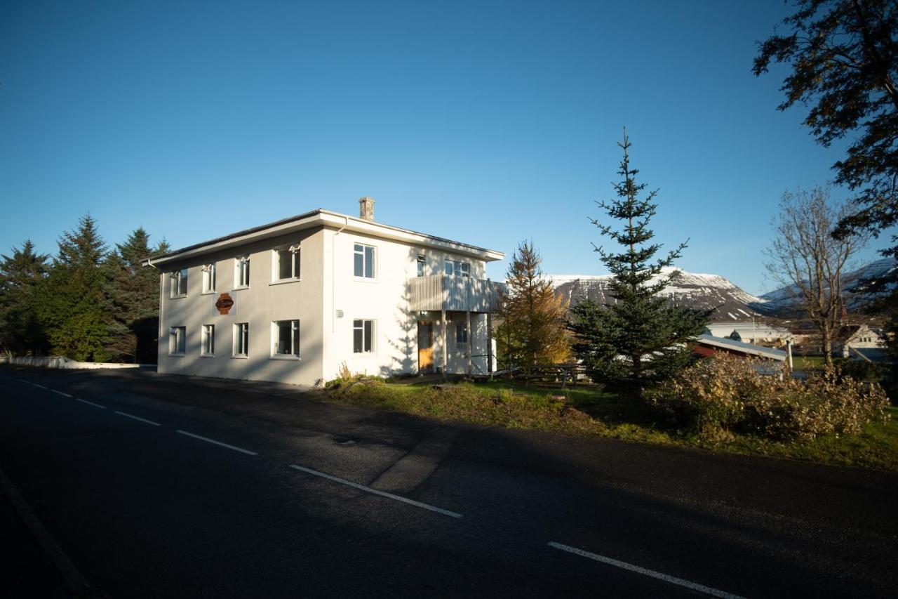 The Guesthouse By The Fjord Thingeyri Экстерьер фото