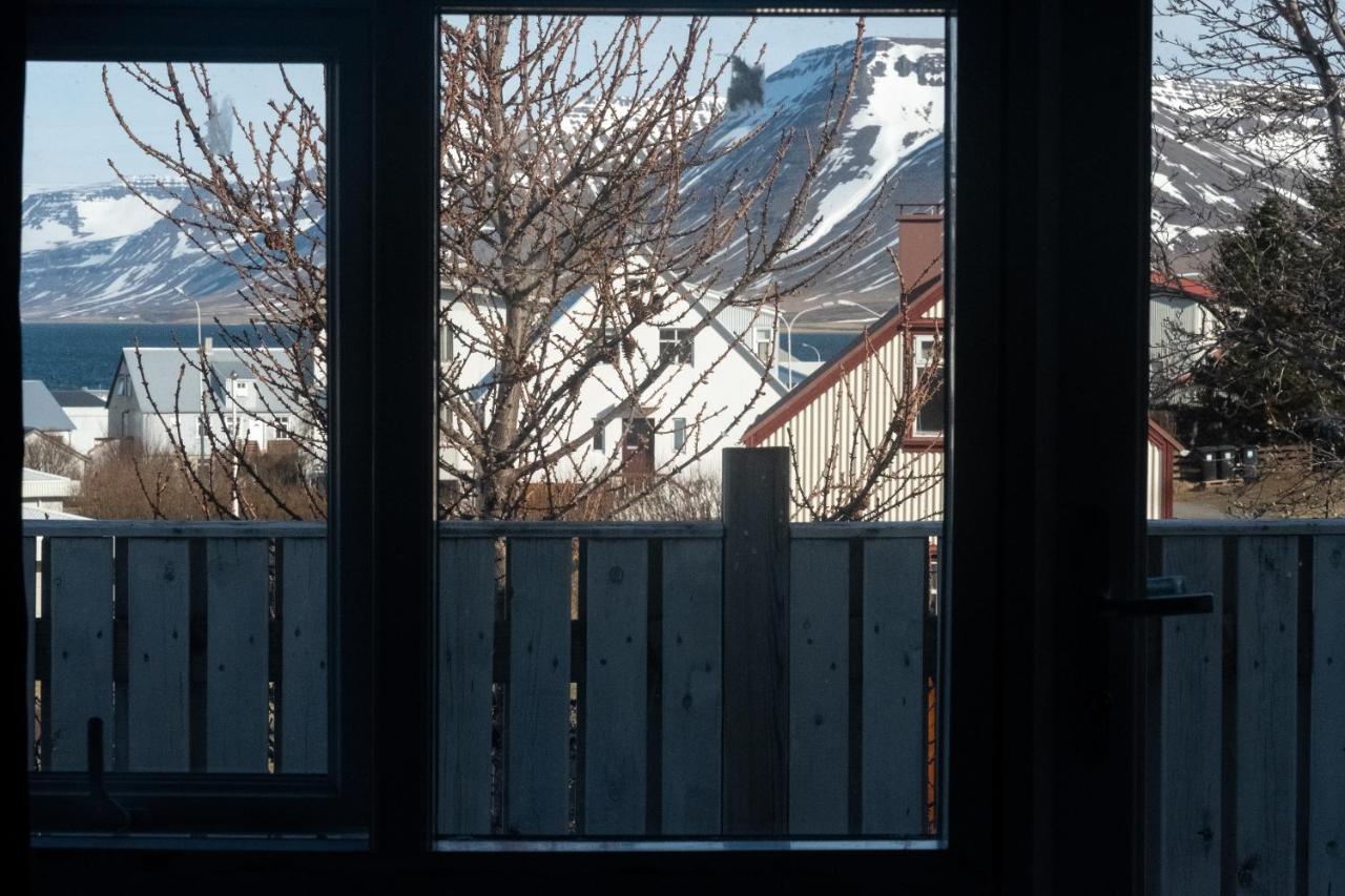 The Guesthouse By The Fjord Thingeyri Экстерьер фото