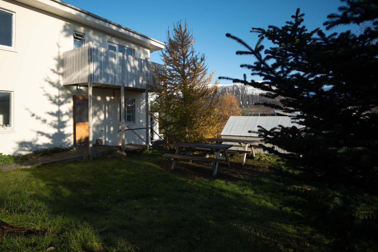 The Guesthouse By The Fjord Thingeyri Экстерьер фото