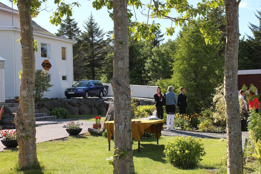 The Guesthouse By The Fjord Thingeyri Экстерьер фото