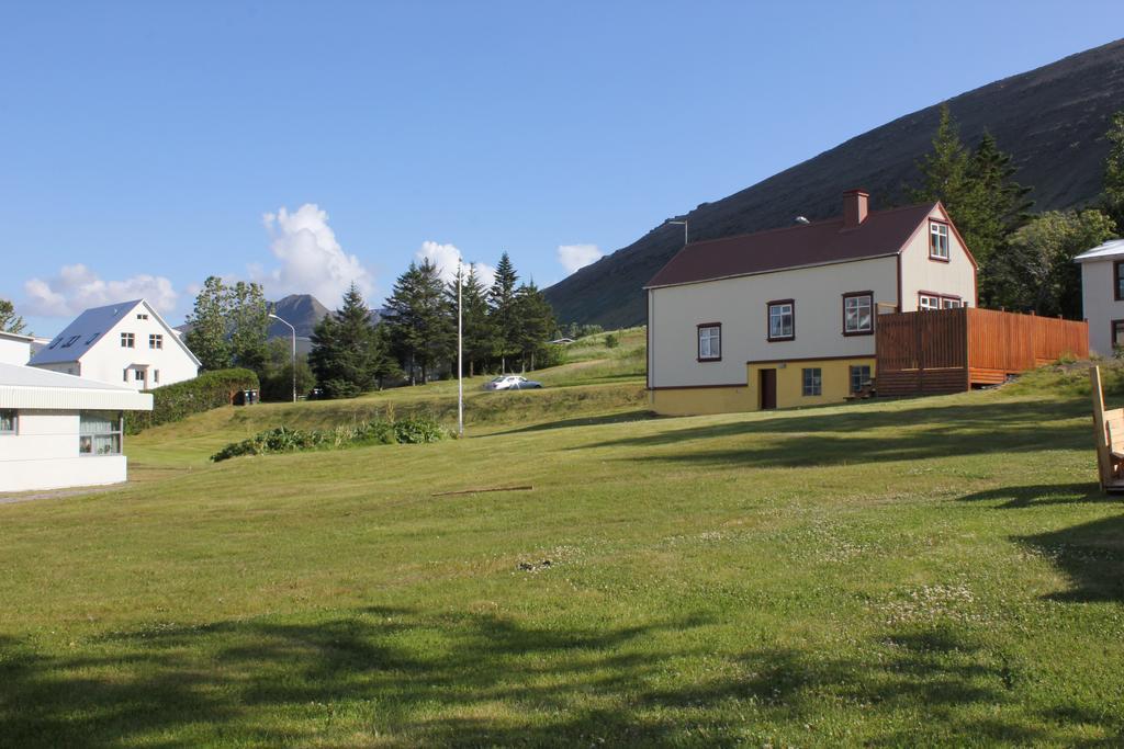 The Guesthouse By The Fjord Thingeyri Экстерьер фото